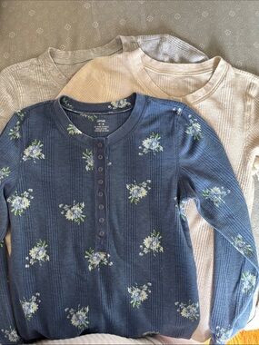 AERIE THERMAL TOP BUNDLE OF 3-Size Medium